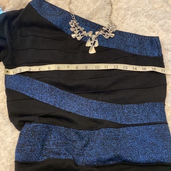 PARTY time 🥳 SEXY One Shoulder bare Black and Metallic Blue. - Picture 5 of 6